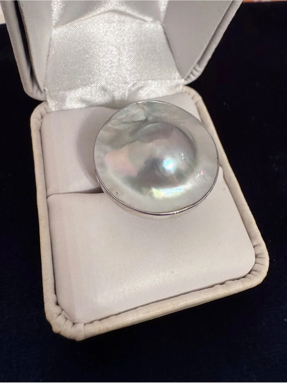 Mabe Pearl Dome Ring - WOW Iridescent